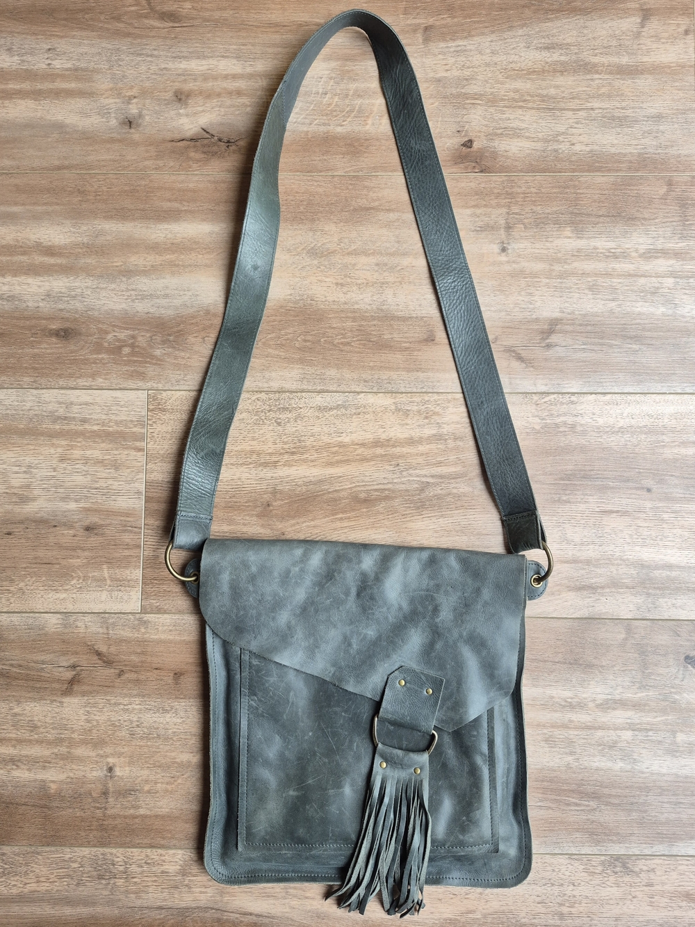 Lisa Leonard Gray Leather Crossbody Hobo Boho Bag with Tassel Accent